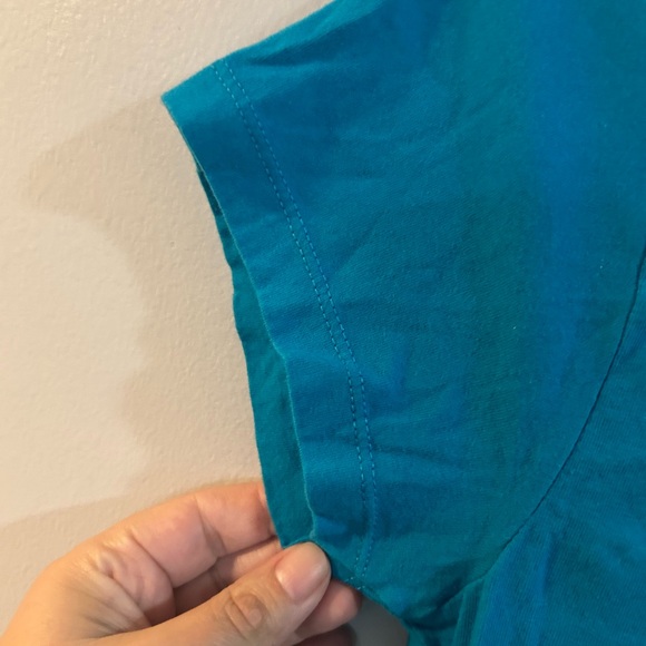 3 for $25!

Fifth Sun Teal Hamsa Graphic Tee size large - Picture 3 of 4